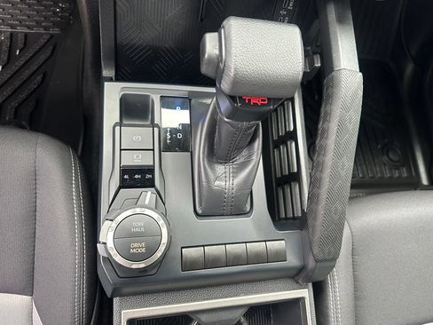 Used 2025 Toyota Tacoma TRD Sport AWD/4WD image 22