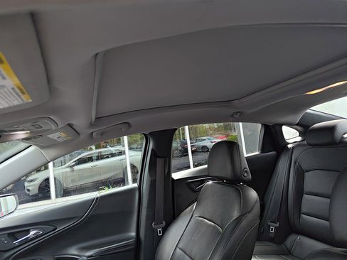 Used 2017 Chevrolet Malibu LT w/ Leather Package image 15