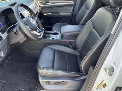 Used 2023 Volkswagen Atlas SE image 18