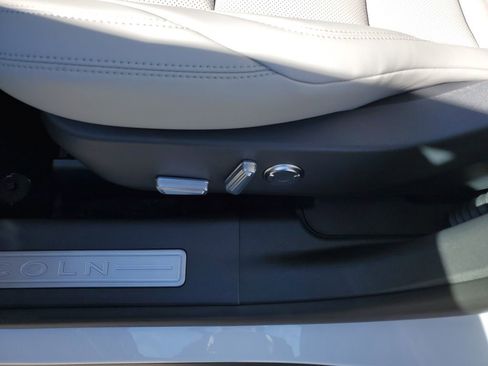 New 2026 Lincoln Nautilus Premier image 22