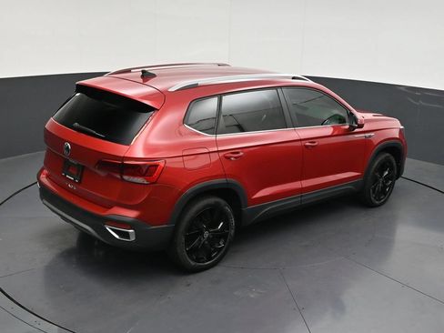 Used 2024 Volkswagen Taos SE w/ Black Wheel Package FWD image 19
