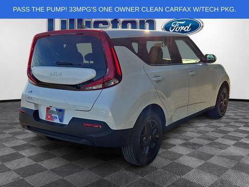 Used 2022 Kia Soul LX w/ Technology Package FWD image 4
