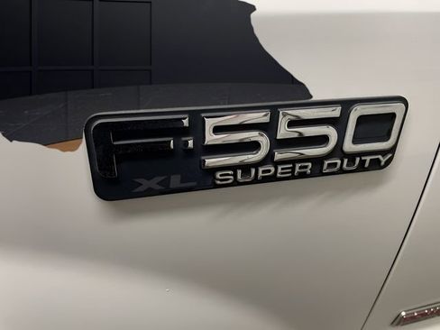 Used 2004 Ford F550 4x4 Regular Cab Super Duty image 32