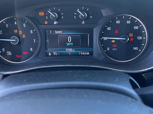 Used 2020 Buick Encore Preferred image 3