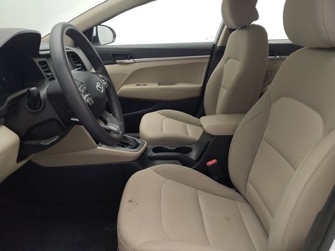 Used 2019 Hyundai Elantra SE FWD image 17