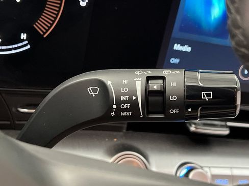 Used 2025 Hyundai Kona SEL FWD image 47