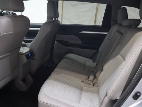 Used 2016 Toyota Highlander Plus AWD/4WD image 15