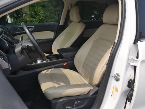Used 2019 Ford Edge SEL w/ Equipment Group 201A AWD/4WD image 34