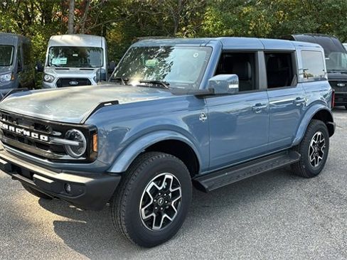 New 2025 Ford Bronco Outer Banks image 2