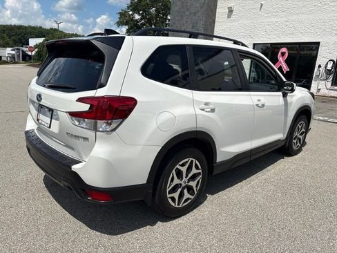 Used 2024 Subaru Forester Premium AWD/4WD image 5