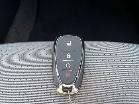 Used 2025 Chevrolet Trax LT image 22