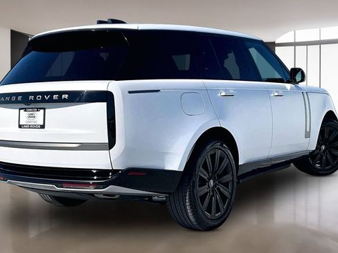 Used 2025 Land Rover Range Rover SE image 6