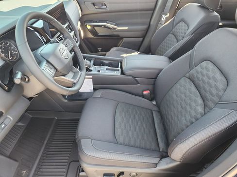 New 2026 Nissan Pathfinder SV FWD image 9