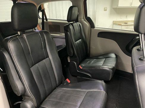 Used 2012 Chrysler Town & Country Touring w/ Entertainment Group #1 image 13