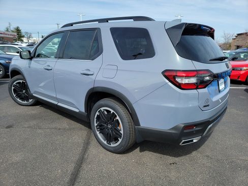 New 2026 Honda Pilot Touring image 6
