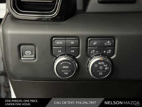 Used 2024 GMC Sierra 2500 AT4 w/ AT4 Premium Plus Package AWD/4WD image 29