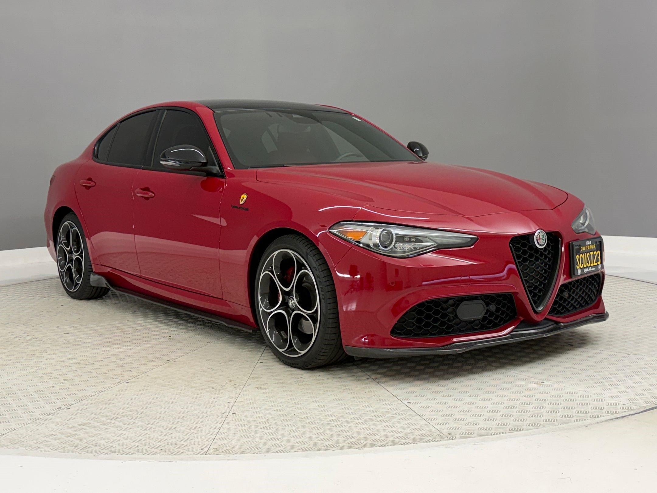 Used 2023 Alfa Romeo Giulia Veloce RWD image 7