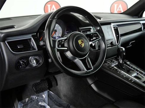 Used 2017 Porsche Macan S image 16