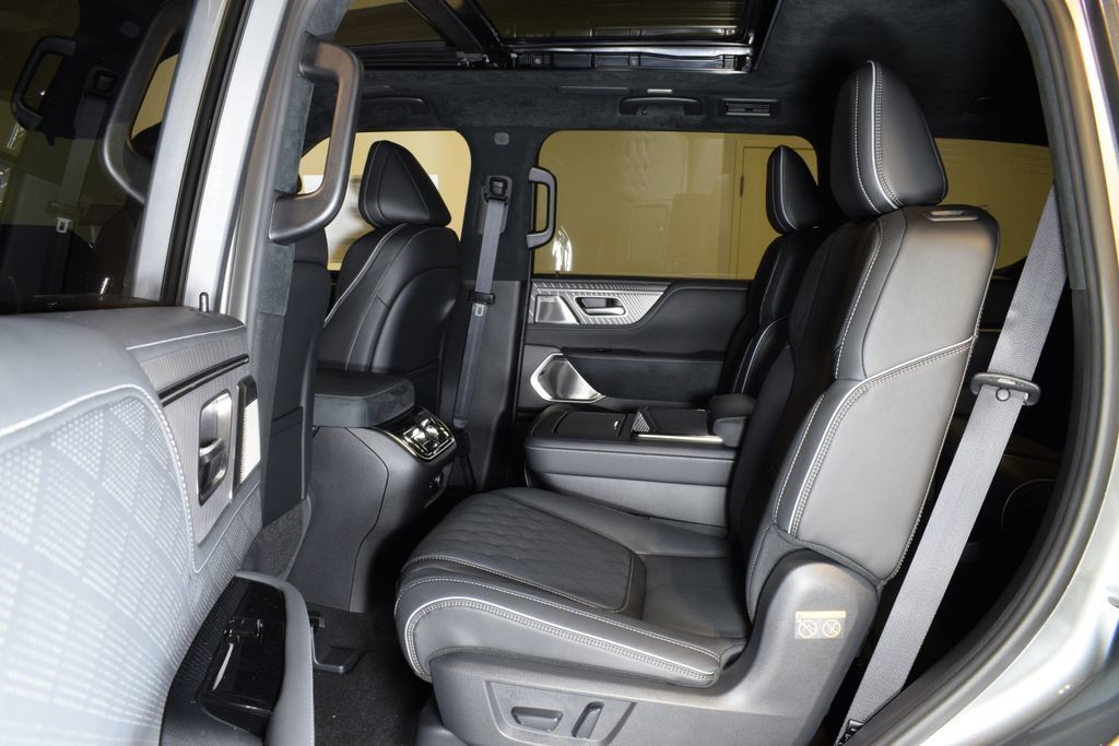 New 2027 INFINITI QX80 Autograph w/ Premium Cargo Package AWD/4WD image 29