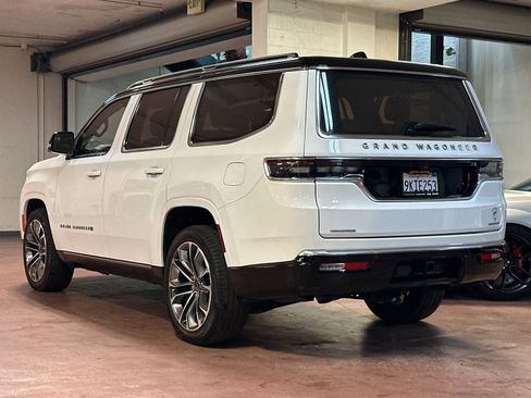 Certified 2023 Jeep Grand Wagoneer Series III image 3