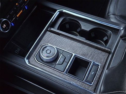 Used 2021 Ford Expedition Limited image 19