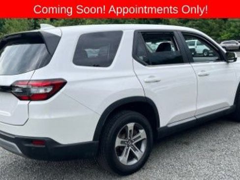 Used 2023 Honda Pilot EX-L image 2