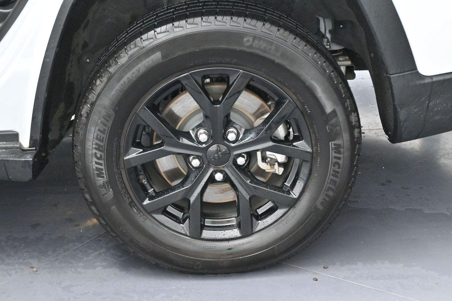 Used 2024 Jeep Grand Cherokee L Altitude AWD/4WD image 39