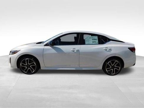 Used 2025 Nissan Sentra SR image 7