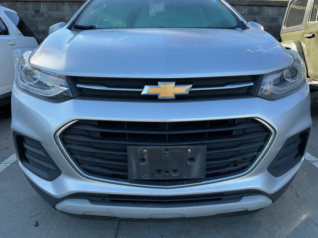 Used 2018 Chevrolet Trax LT w/ LT Convenience Package FWD image 12