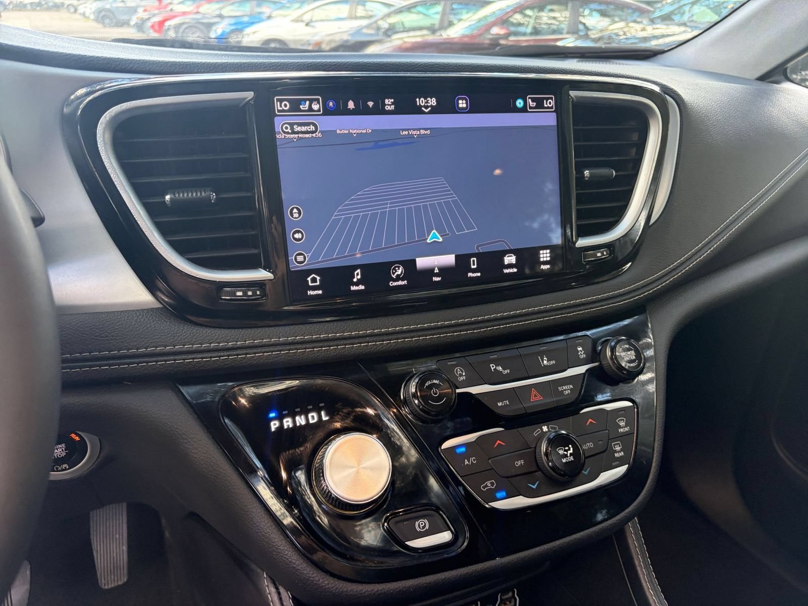Used 2025 Chrysler Pacifica Limited FWD image 20