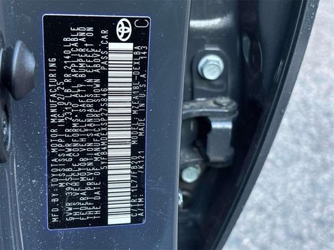 Used 2025 Toyota Corolla LE image 31