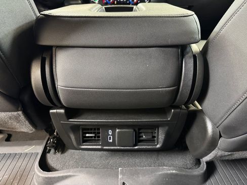 Used 2024 GMC Sierra 1500 SLT RWD image 18