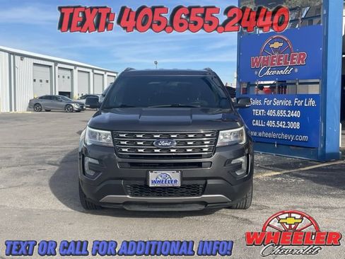 Used 2017 Ford Explorer XLT image 4