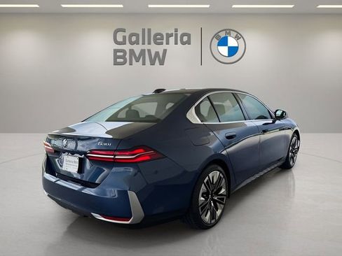 Used 2025 BMW 530i w/ Premium Package image 12