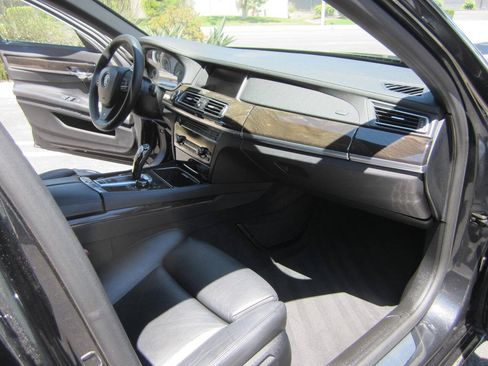 Used 2013 BMW 750i RWD image 24