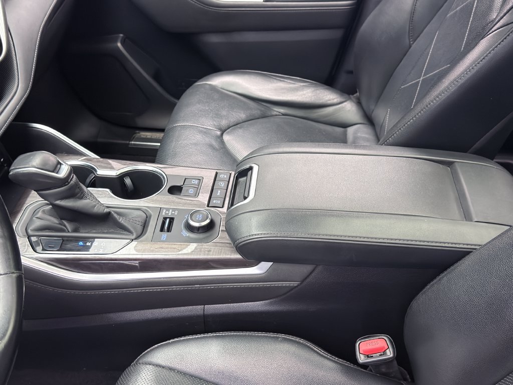 Used 2020 Toyota Highlander Platinum AWD/4WD image 23