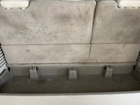 Used 2015 Cadillac Escalade Luxury image 8