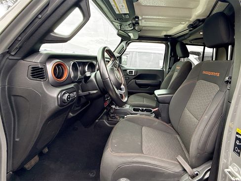 Used 2021 Jeep Gladiator Mojave w/ Auxiliary Switch Group image 23