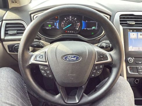 Used 2018 Ford Fusion SE image 10