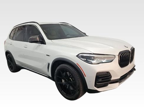 Used 2022 BMW X5 xDrive45e AWD/4WD image 2