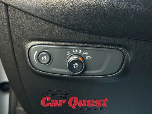 Used 2019 Chevrolet Equinox LT FWD image 30