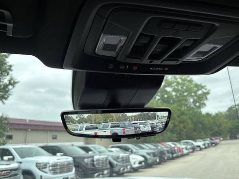 Used 2025 GMC Sierra 1500 AT4 w/ AT4 Premium Package AWD/4WD image 34