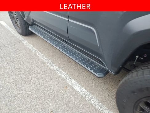 Used 2025 Toyota 4Runner TRD Off-Road Premium AWD/4WD image 5