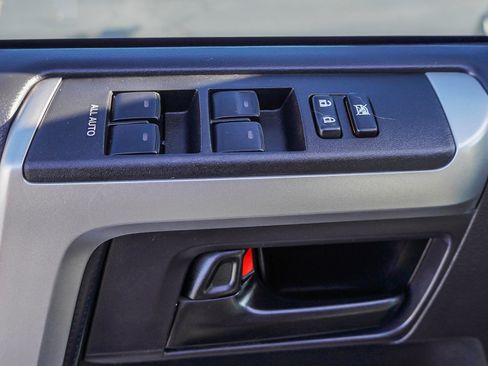 Used 2010 Toyota 4Runner Limited image 19