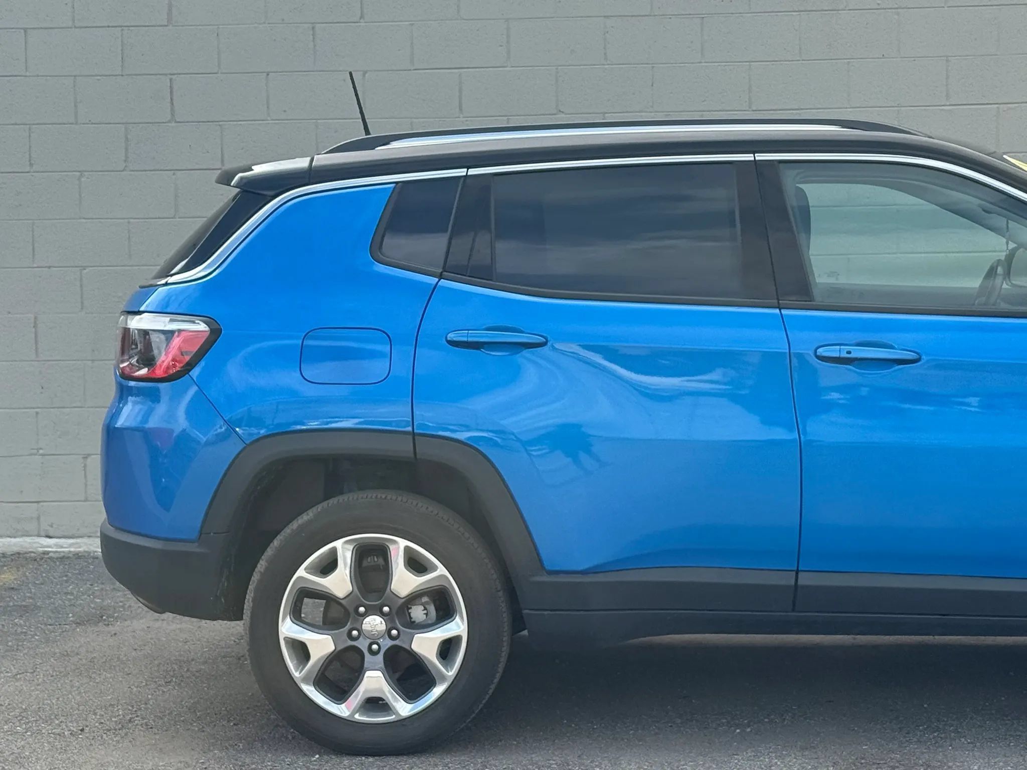 Used 2021 Jeep Compass Limited AWD/4WD image 10