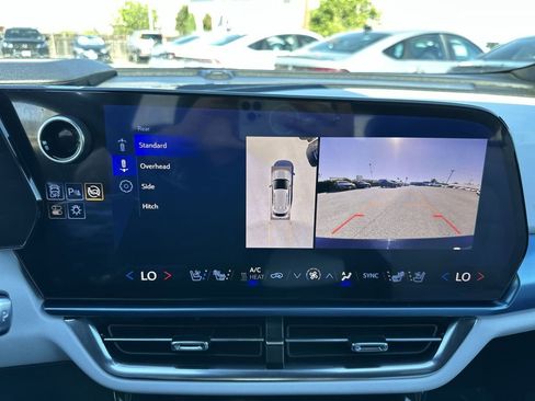 Used 2025 Chevrolet Equinox EV LT w/ Convenience Package II image 25