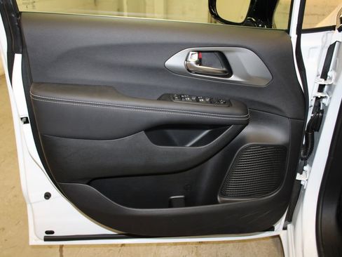 New 2026 Chrysler Voyager LX image 22