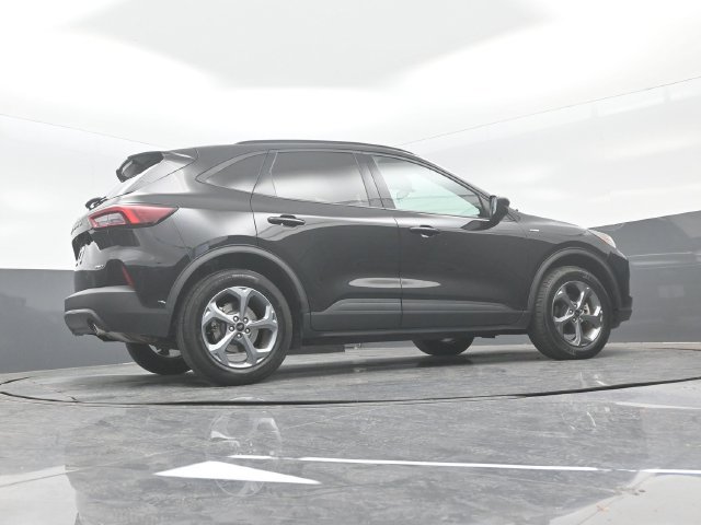 Certified 2025 Ford Escape ST-Line AWD/4WD image 23