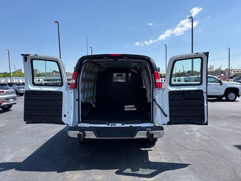 Used 2024 Chevrolet Express 2500 w/ Driver Convenience Package RWD image 27