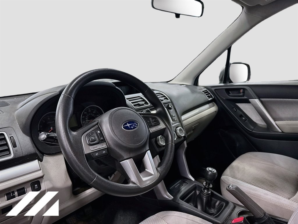 Used 2018 Subaru Forester 2.5i AWD/4WD image 9